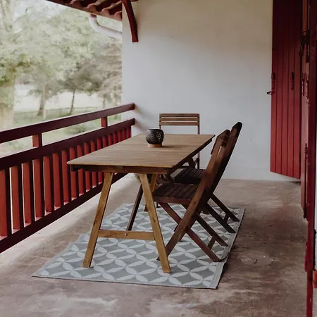 ゲストハウス Domaine De Millon