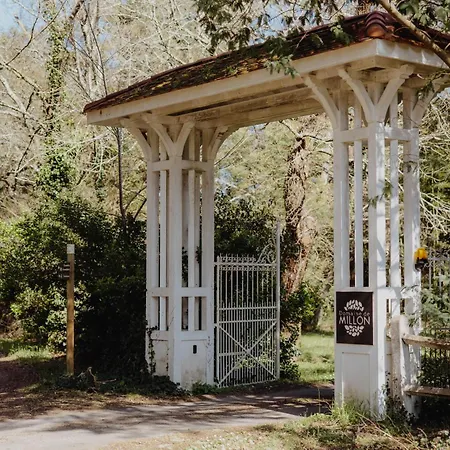 ゲストハウス Domaine De Millon 3*