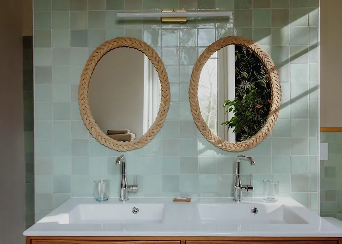 Domaine De Millon Pensionat 3*